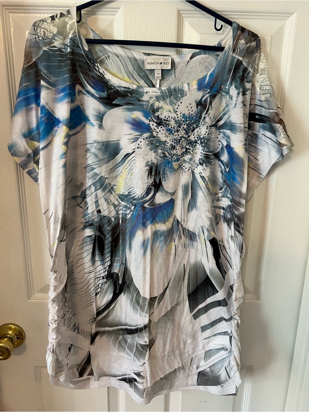 Fashion Bug Blue, Gray and White Floral Short Sleeve Tee